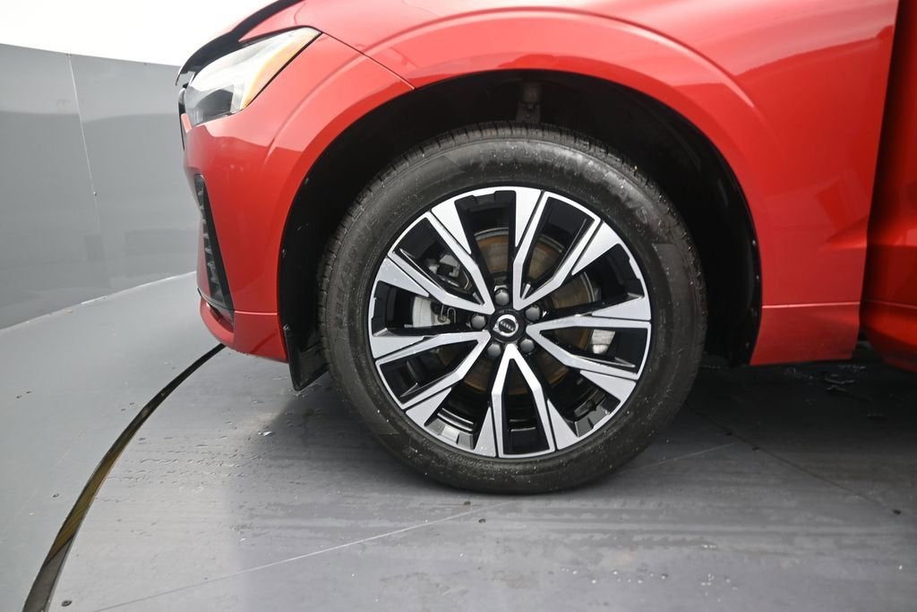 2024 Volvo XC60 Core Dark Theme