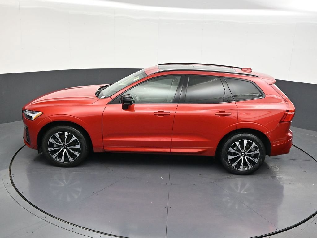 2024 Volvo XC60 Core Dark Theme