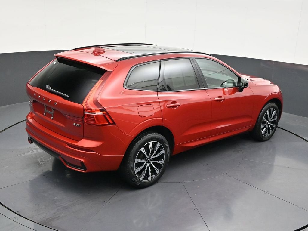 2024 Volvo XC60 Core Dark Theme