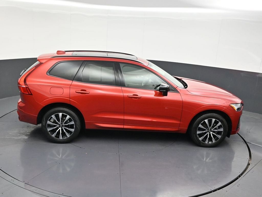 2024 Volvo XC60 Core Dark Theme