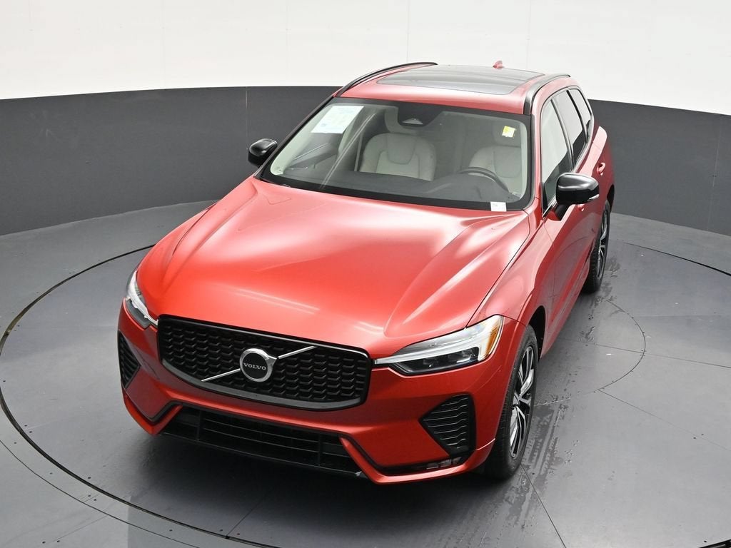 2024 Volvo XC60 Core Dark Theme
