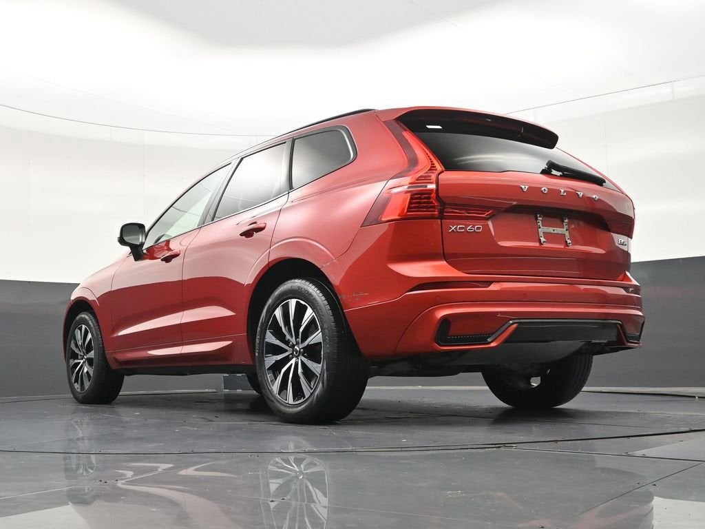 2024 Volvo XC60 Core Dark Theme