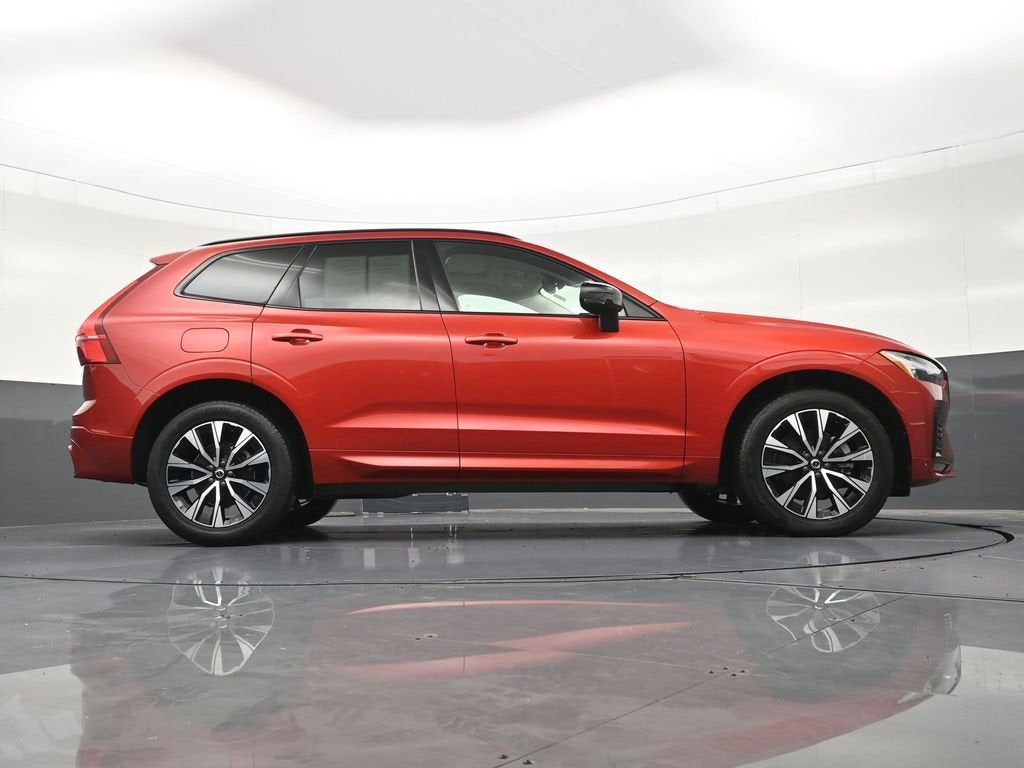 2024 Volvo XC60 Core Dark Theme