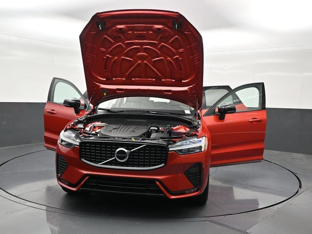 2024 Volvo XC60 B5 Core Dark Theme