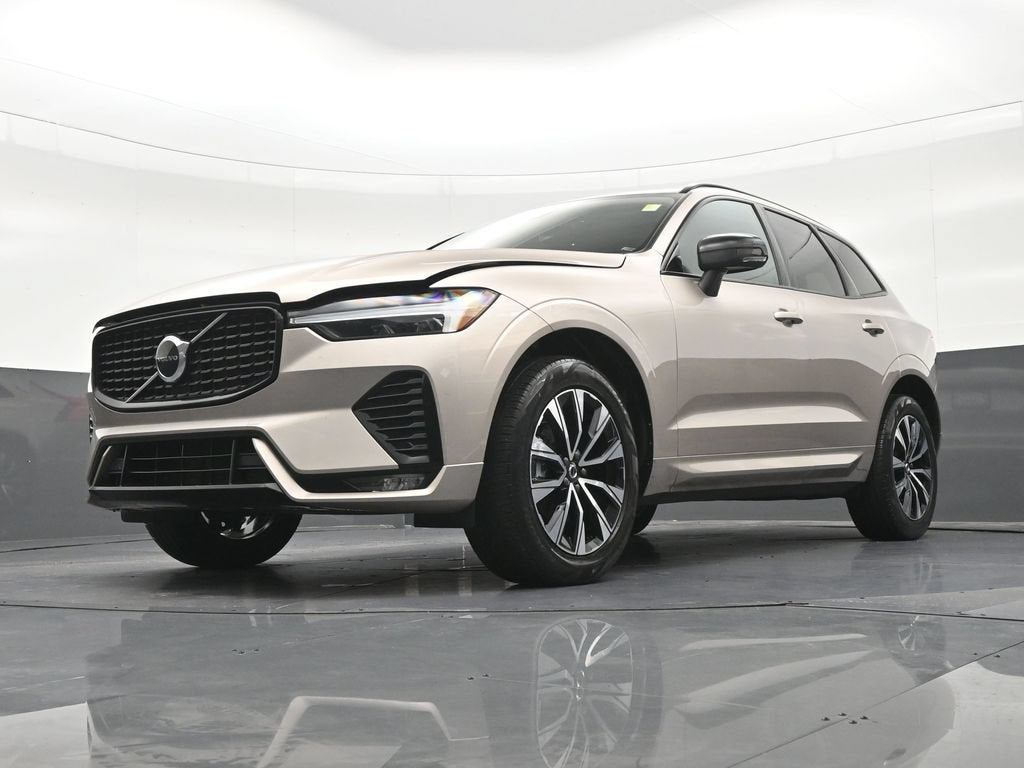 2024 Volvo XC60 Core Dark Theme
