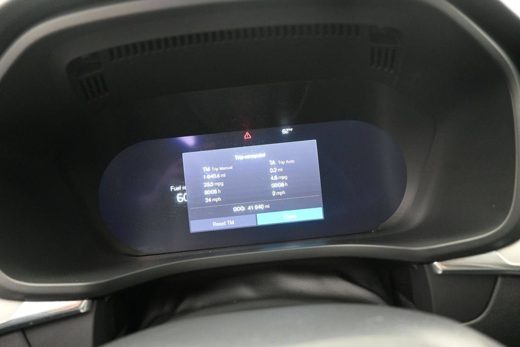 2024 Volvo XC60 Core Dark Theme