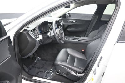2024 Volvo XC60 Core Dark Theme