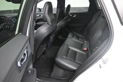 2024 Volvo XC60 Core Dark Theme