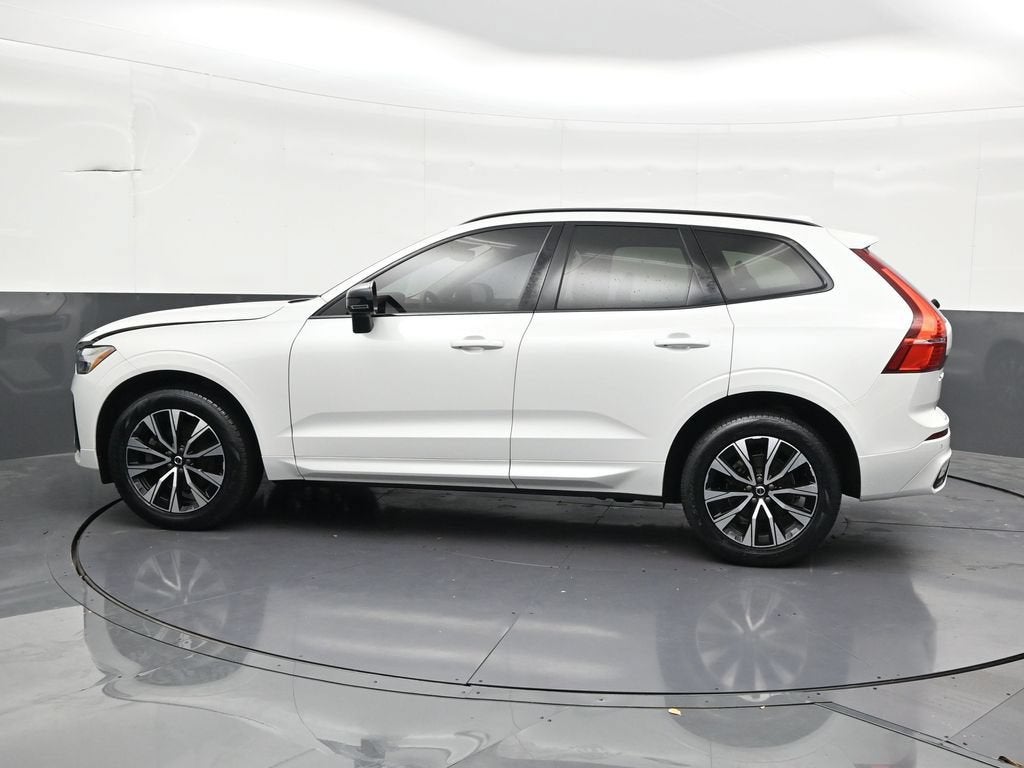 2024 Volvo XC60 Core Dark Theme