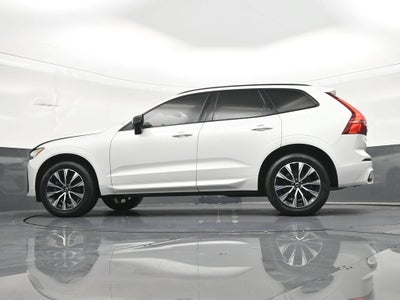 2024 Volvo XC60 Core Dark Theme