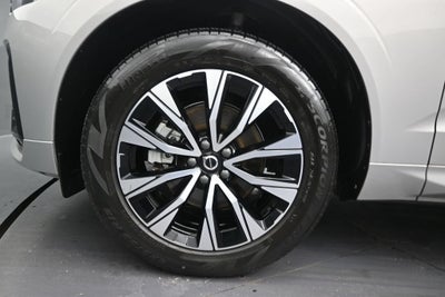 2024 Volvo XC60 B5 Core Dark Theme