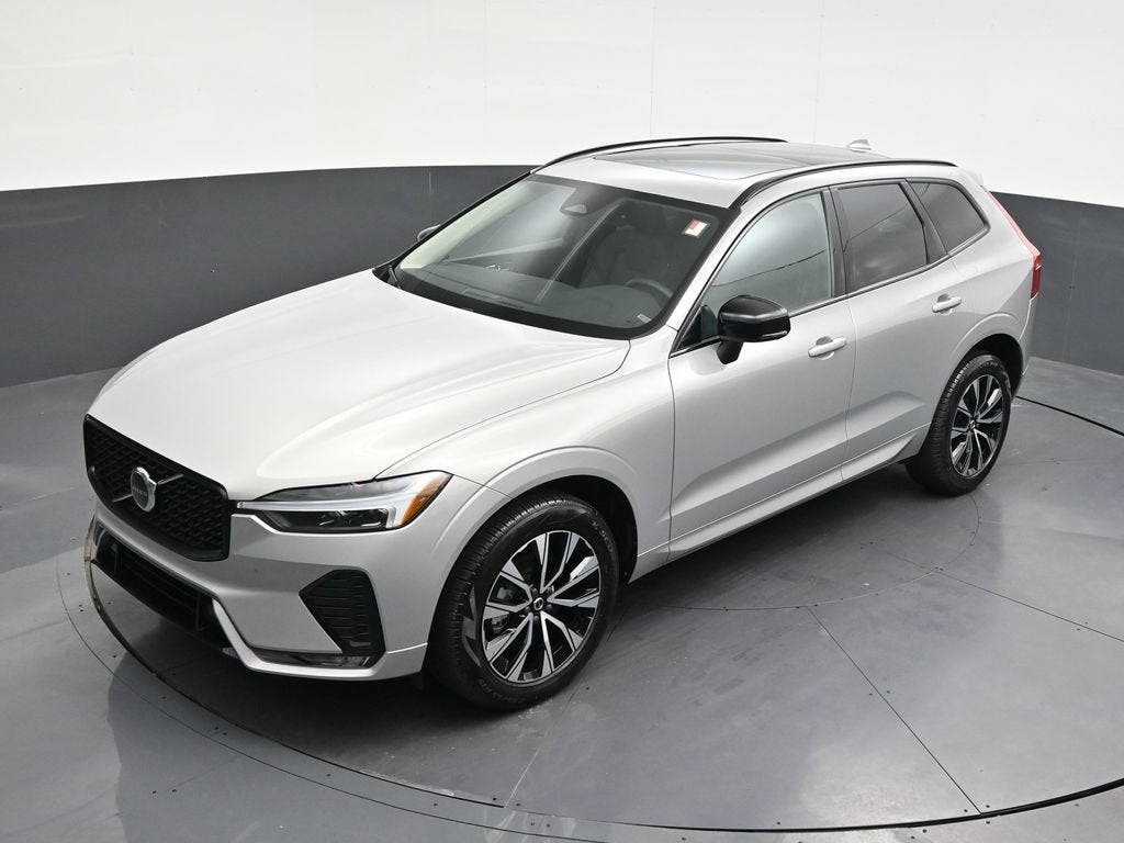 2024 Volvo XC60 B5 Core Dark Theme
