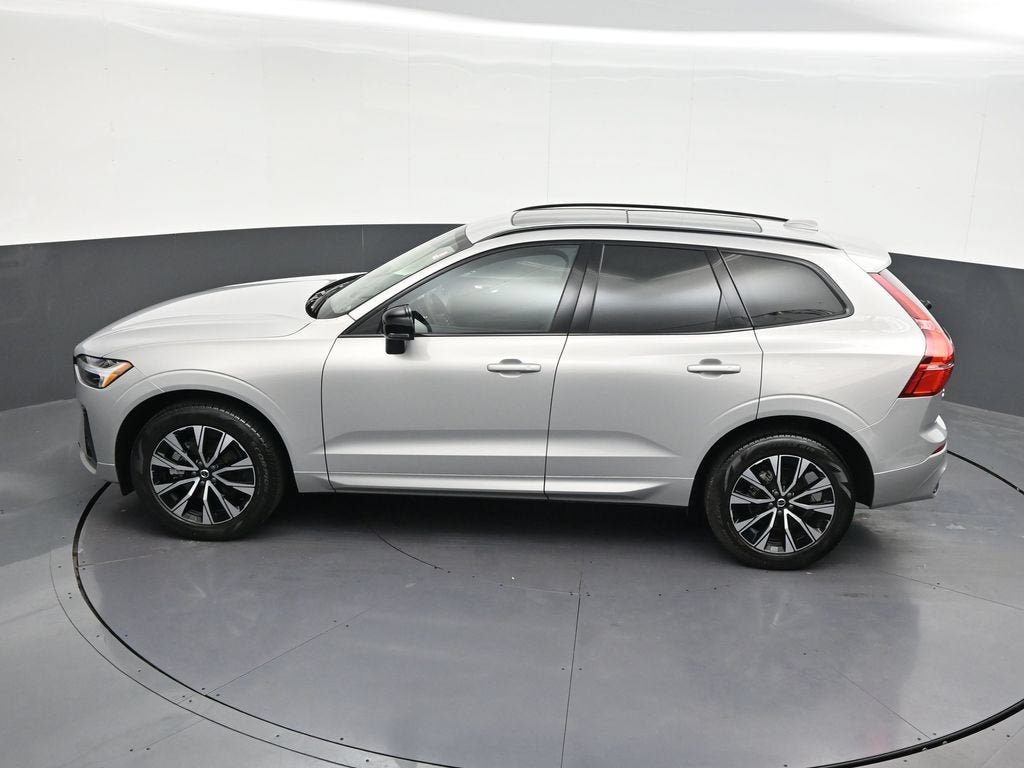 2024 Volvo XC60 B5 Core Dark Theme