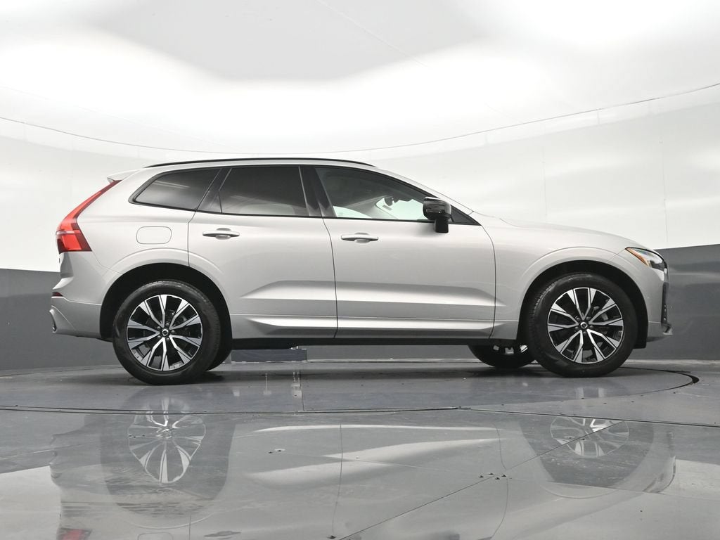 2024 Volvo XC60 B5 Core Dark Theme