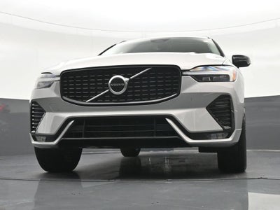 2024 Volvo XC60 B5 Core Dark Theme