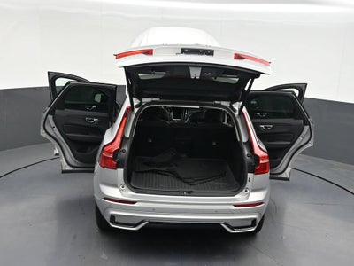 2024 Volvo XC60 B5 Core Dark Theme