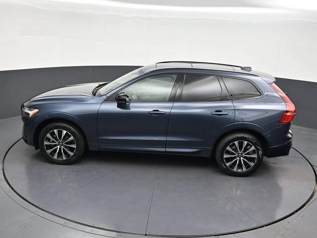 2024 Volvo XC60 B5 Core Dark Theme