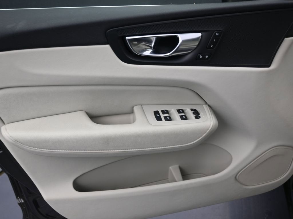 2022 Volvo XC60 Momentum