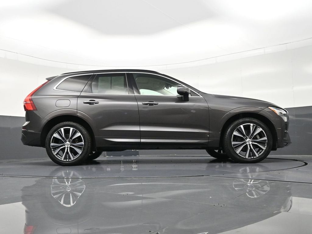2022 Volvo XC60 Momentum