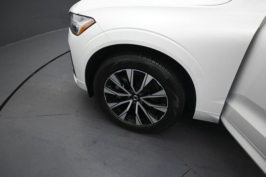 2024 Volvo XC60 B5 Core Dark Theme