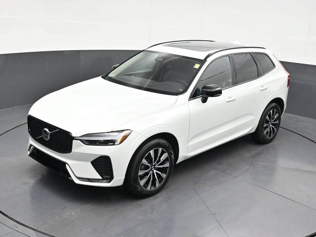 2024 Volvo XC60 B5 Core Dark Theme