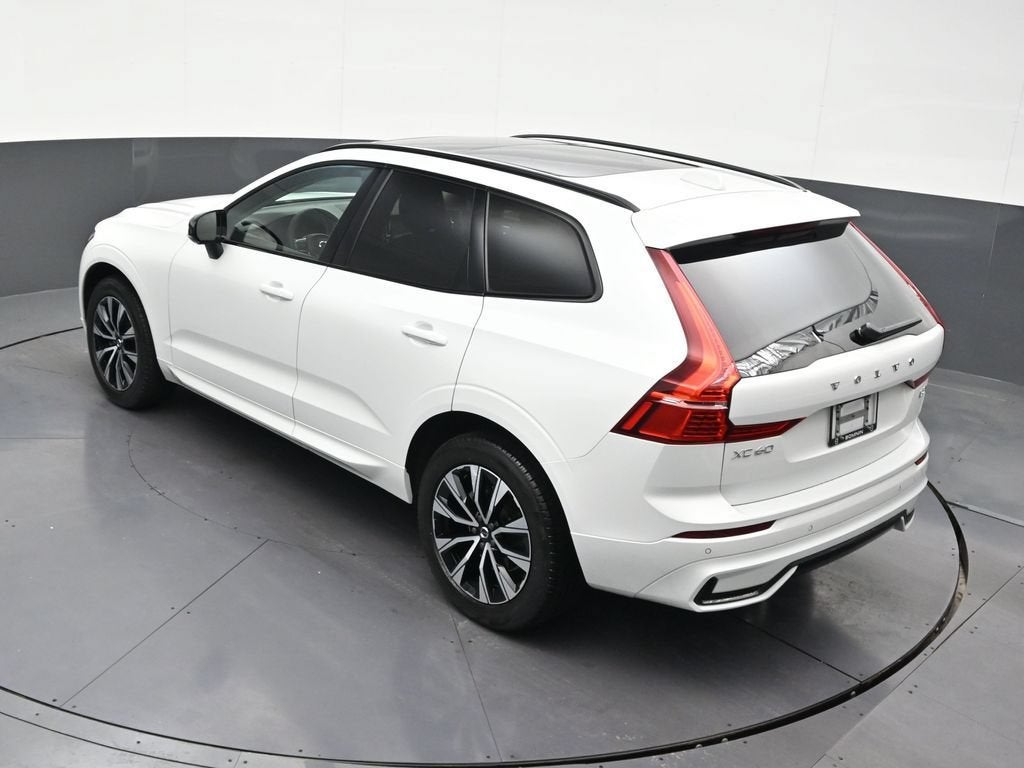 2024 Volvo XC60 B5 Core Dark Theme