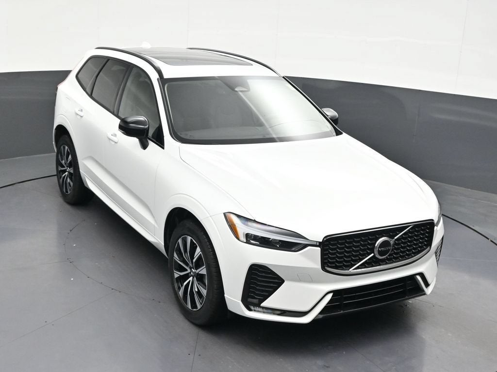2024 Volvo XC60 B5 Core Dark Theme