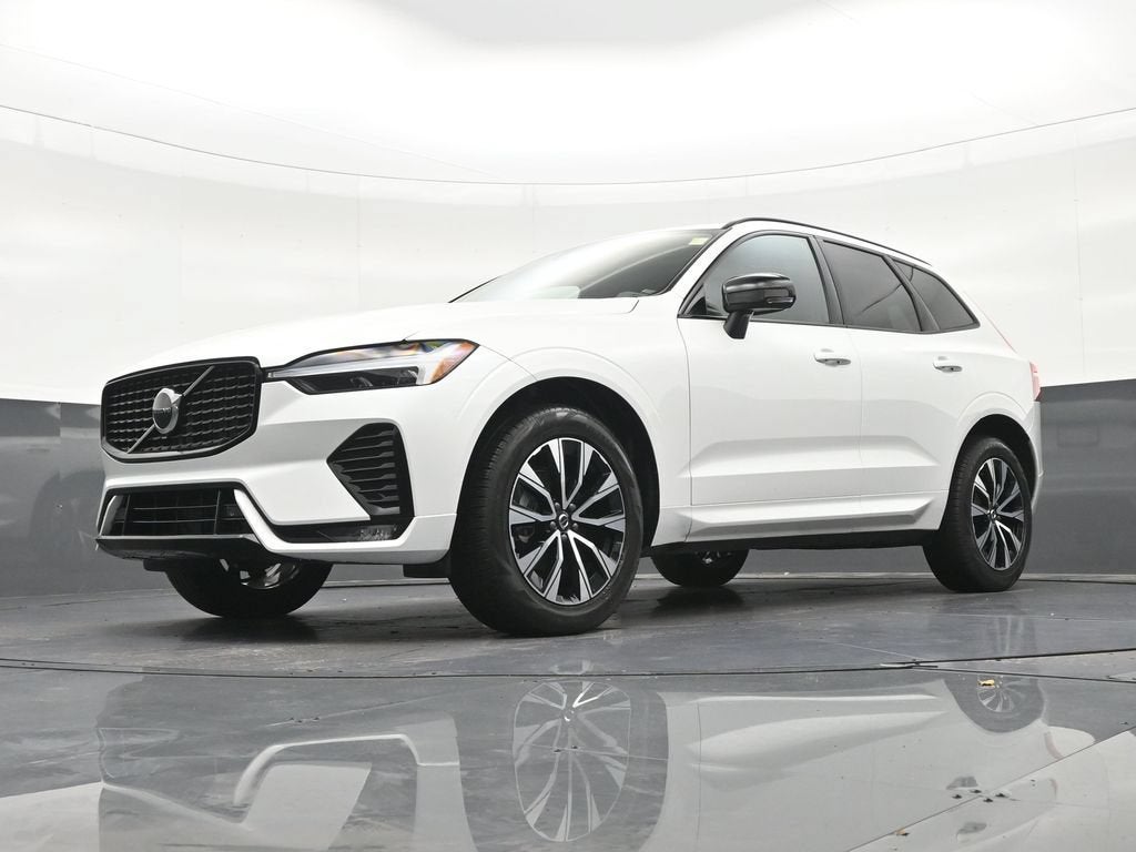 2024 Volvo XC60 B5 Core Dark Theme