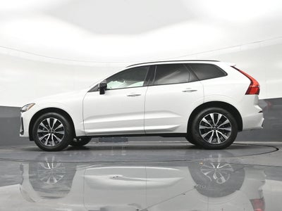 2024 Volvo XC60 B5 Core Dark Theme