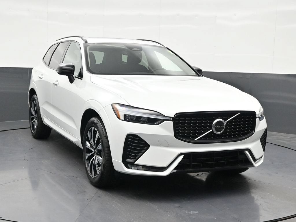 2024 Volvo XC60 B5 Core Dark Theme