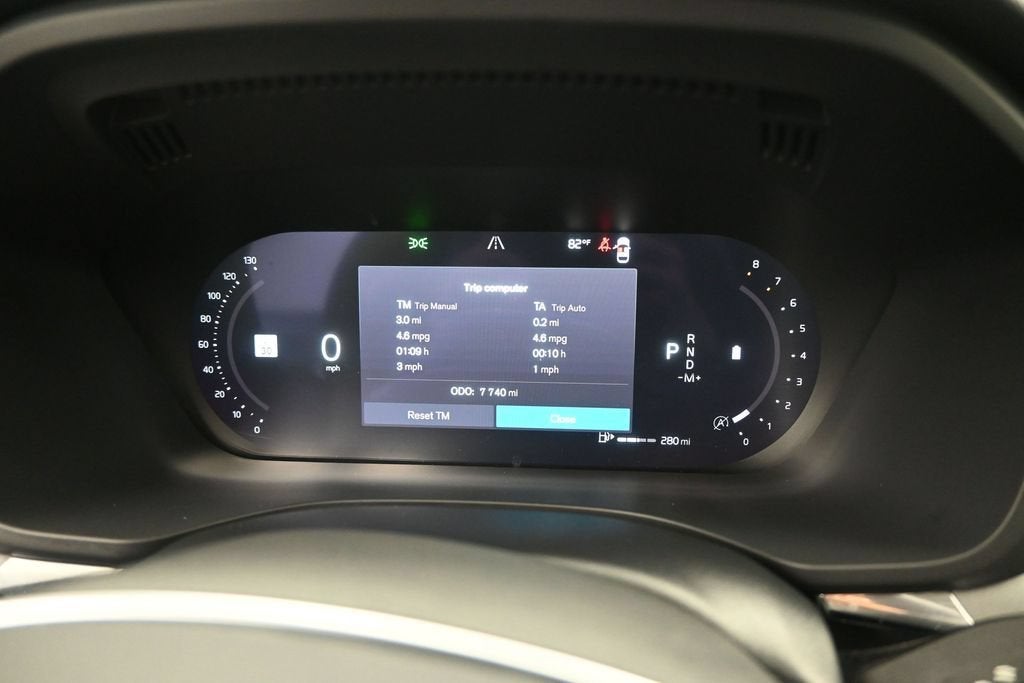 2024 Volvo XC60 B5 Core Dark Theme