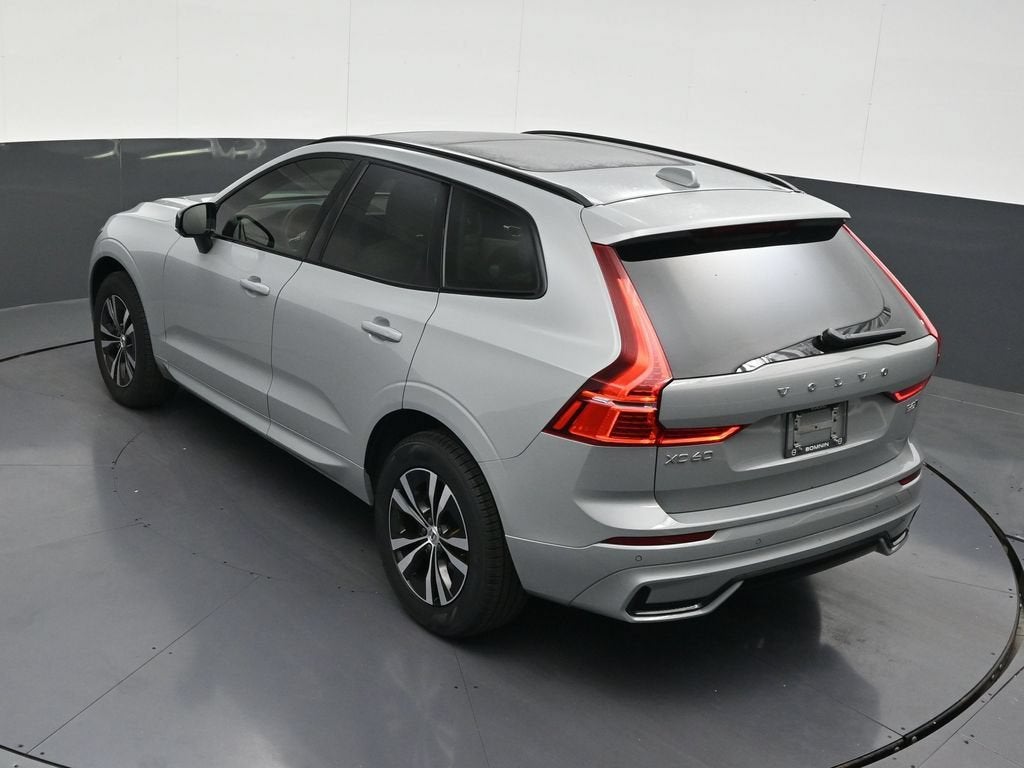 2024 Volvo XC60 B5 Core Dark Theme