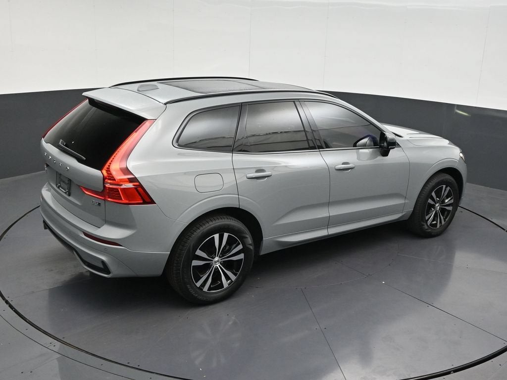 2024 Volvo XC60 B5 Core Dark Theme