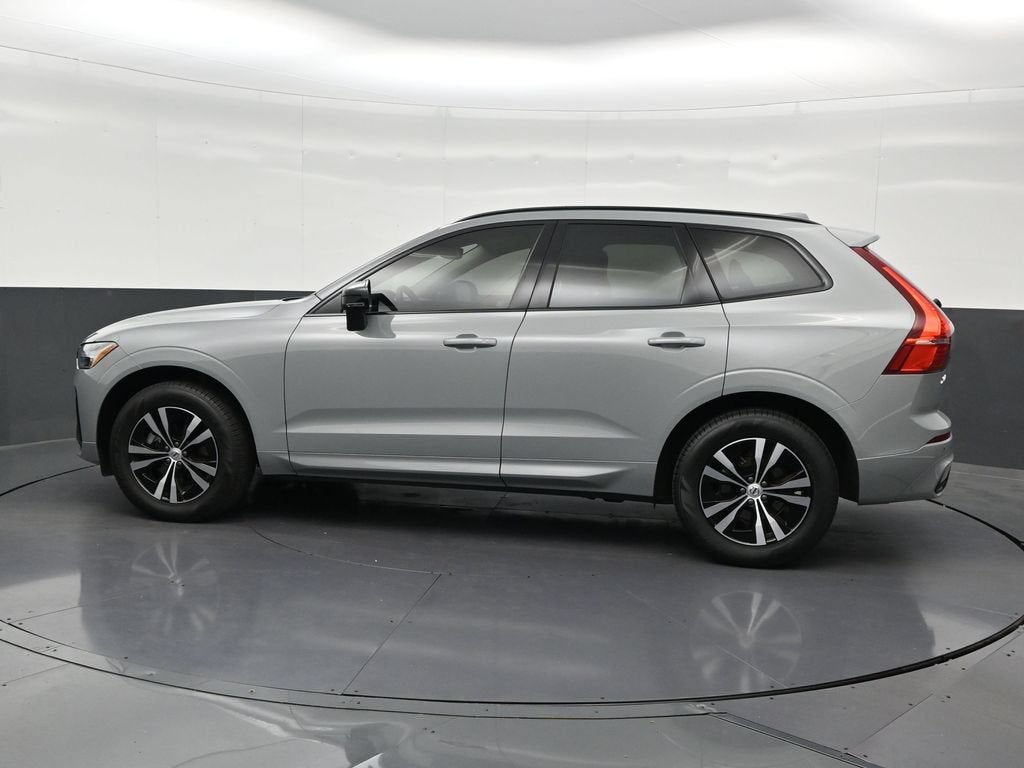 2024 Volvo XC60 B5 Core Dark Theme