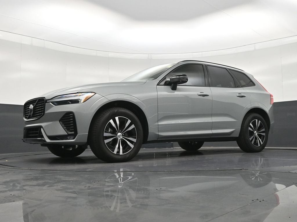 2024 Volvo XC60 B5 Core Dark Theme