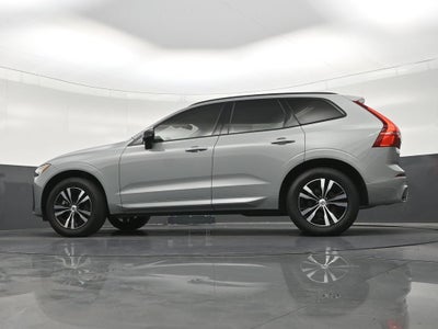 2024 Volvo XC60 B5 Core Dark Theme
