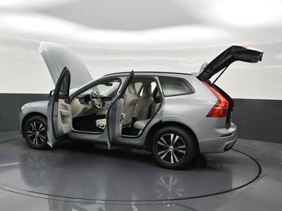 2024 Volvo XC60 B5 Core Dark Theme