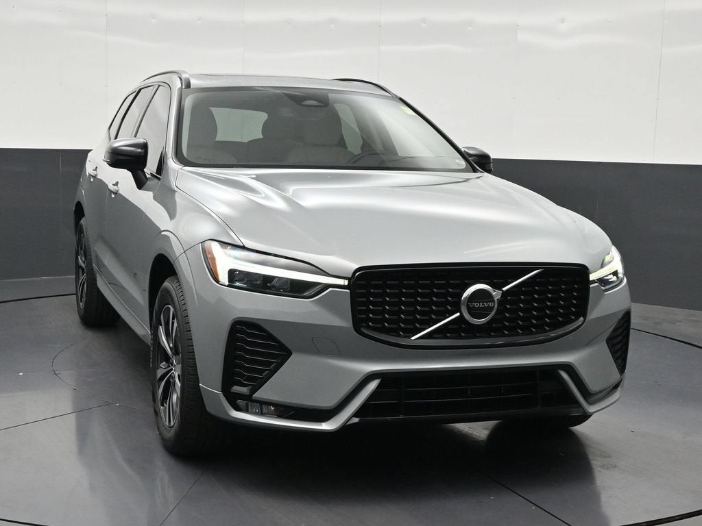 2024 Volvo XC60 B5 Core Dark Theme