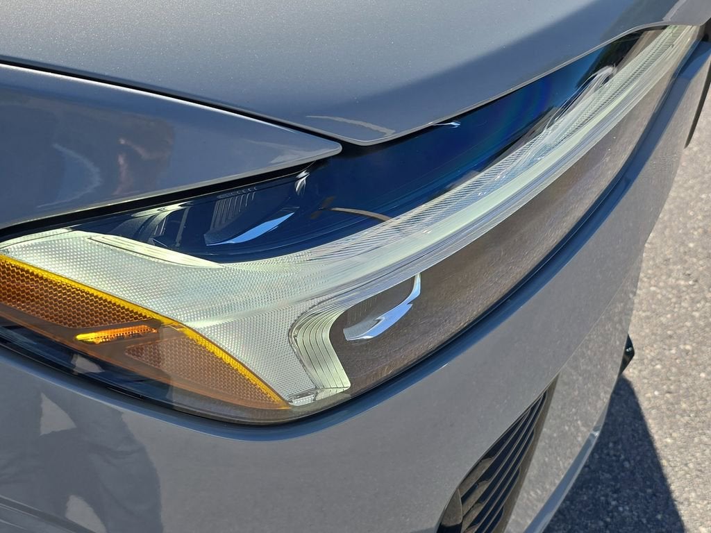 2024 Volvo XC60 Core Dark Theme