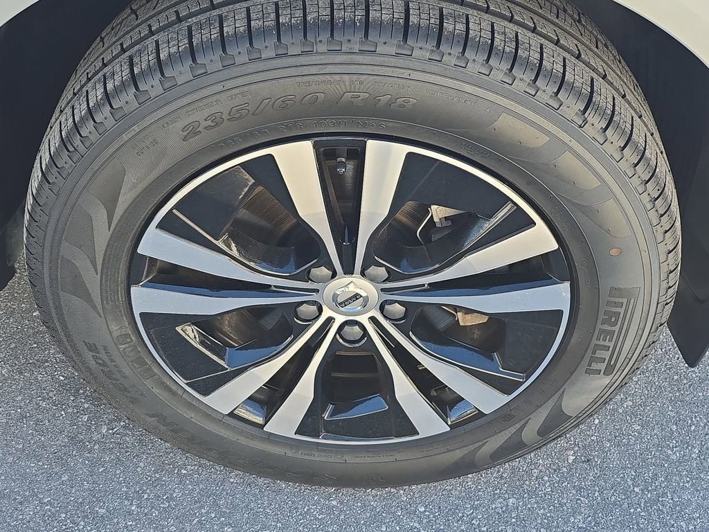 2024 Volvo XC60 Core Dark Theme