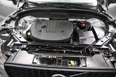 2024 Volvo XC60 Plus Dark Theme