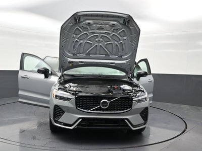 2024 Volvo XC60 Plus Dark Theme