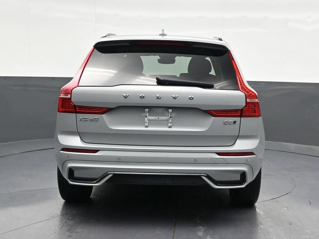 2024 Volvo XC60 Plus Dark Theme