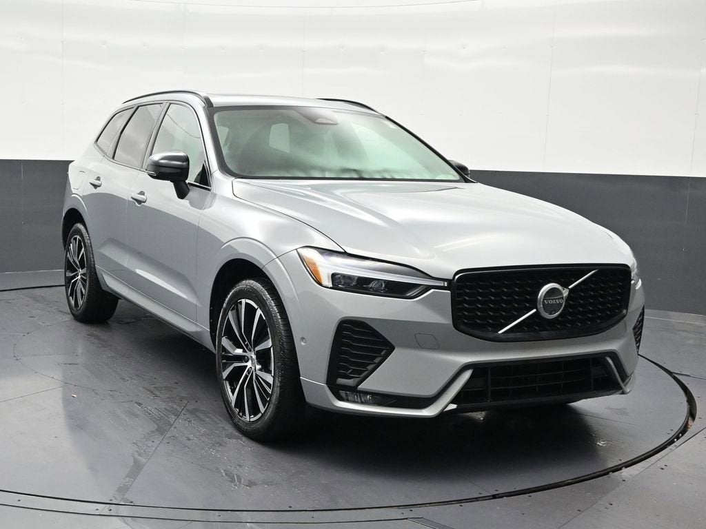 2024 Volvo XC60 Plus Dark Theme