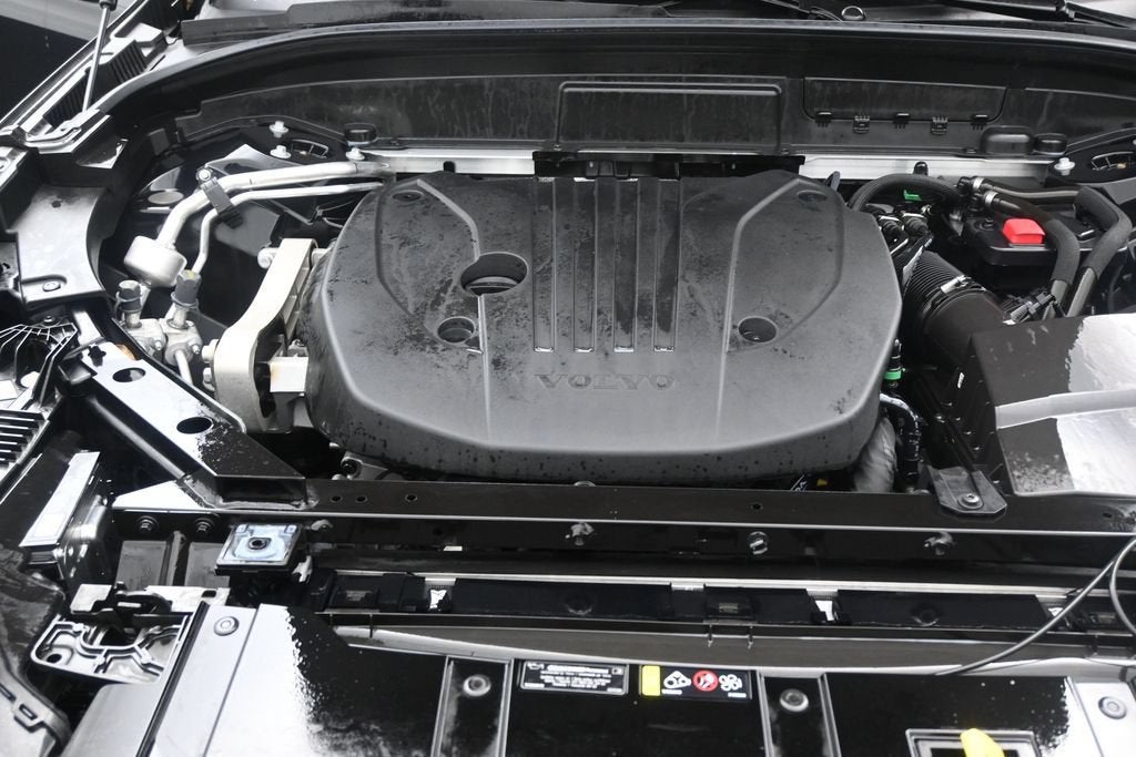 2024 Volvo XC60 B5 Plus Dark Theme