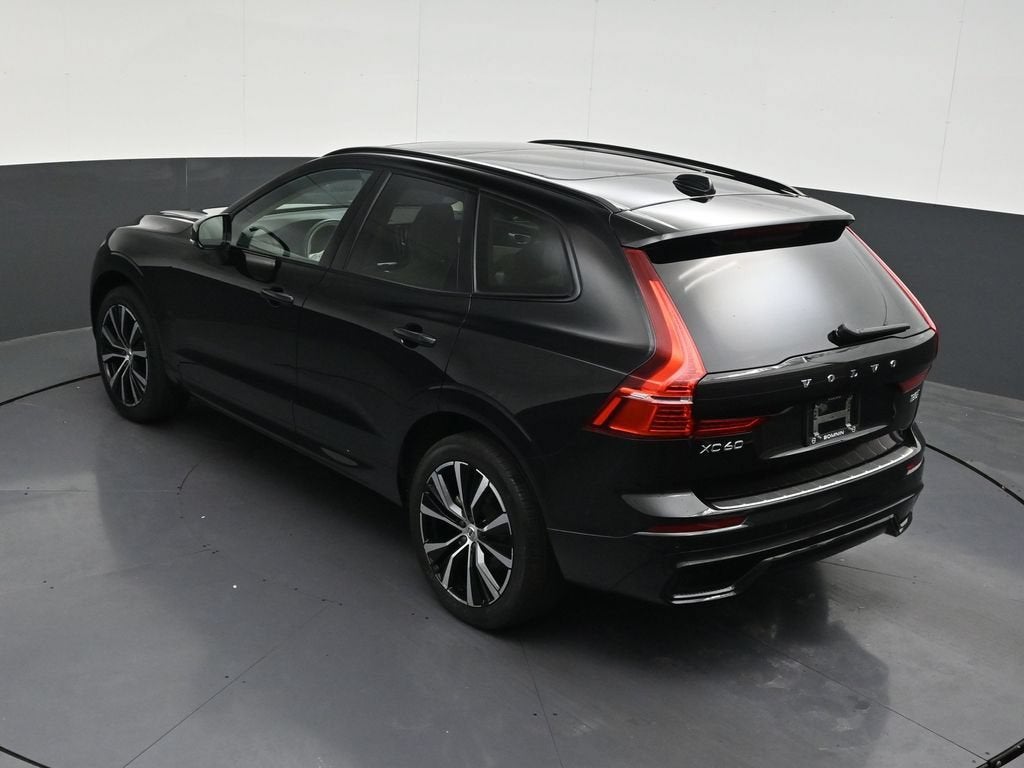 2024 Volvo XC60 B5 Plus Dark Theme