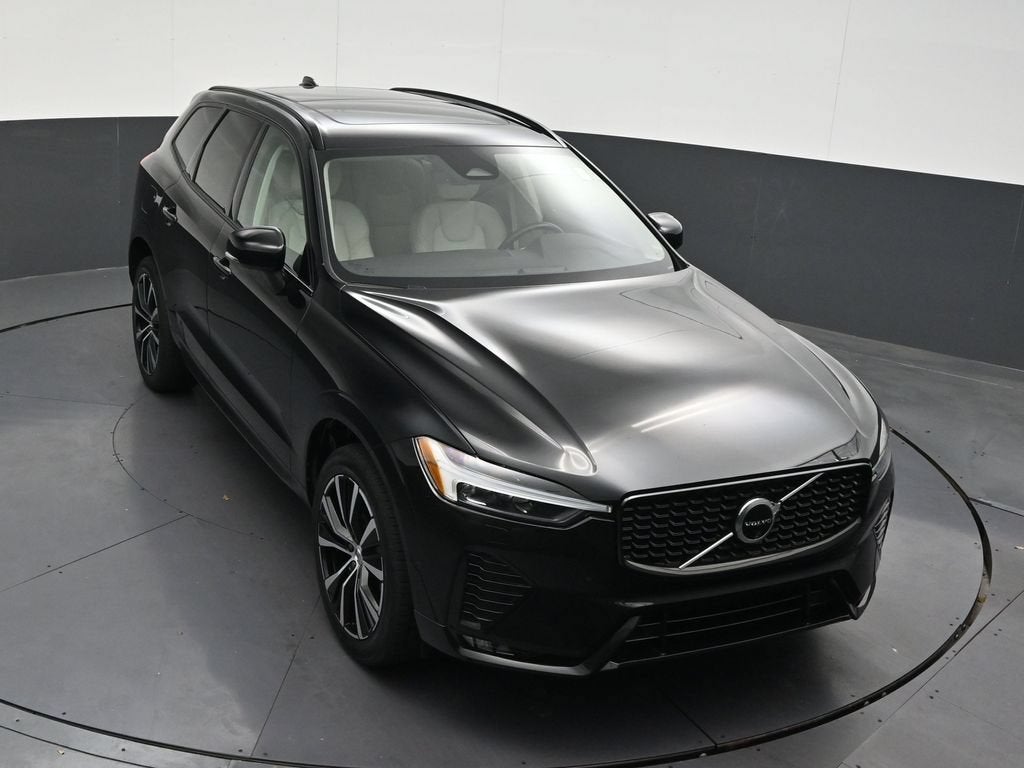 2024 Volvo XC60 B5 Plus Dark Theme