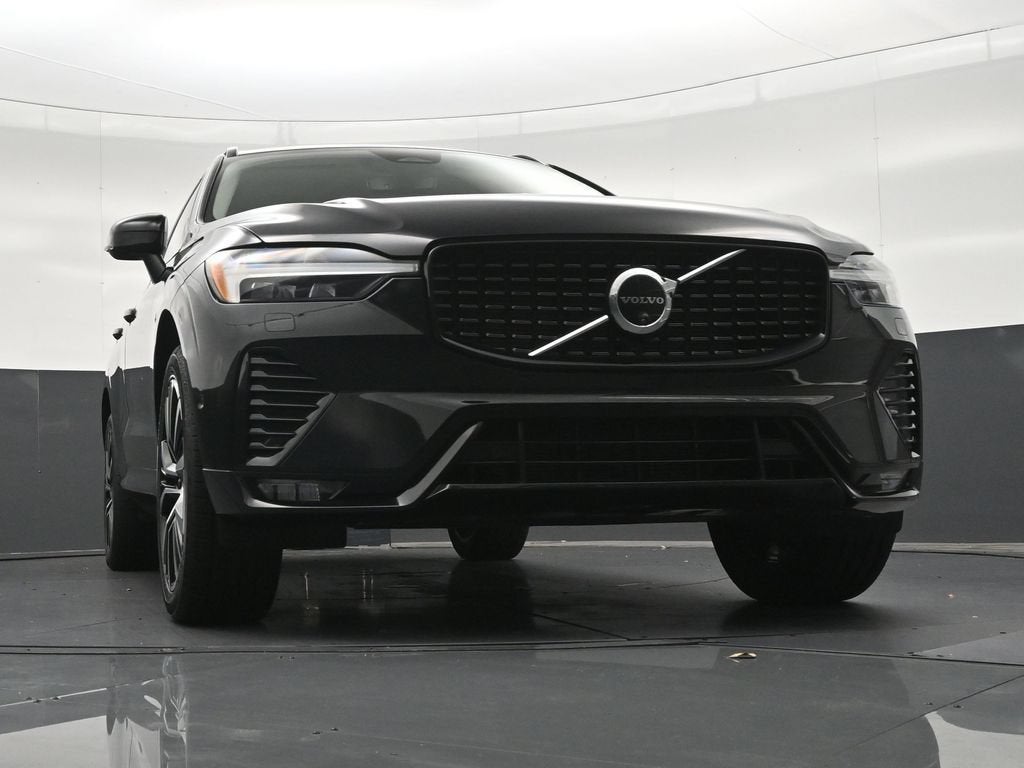 2024 Volvo XC60 B5 Plus Dark Theme