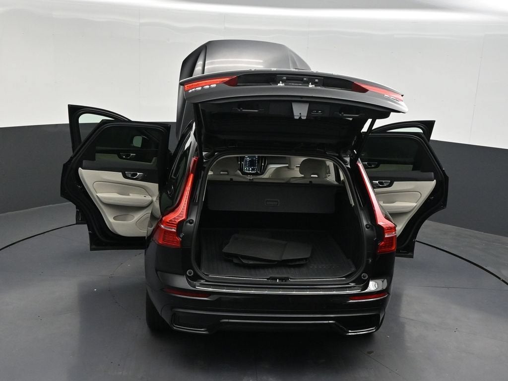 2024 Volvo XC60 B5 Plus Dark Theme