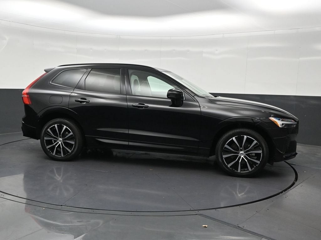 2024 Volvo XC60 B5 Plus Dark Theme